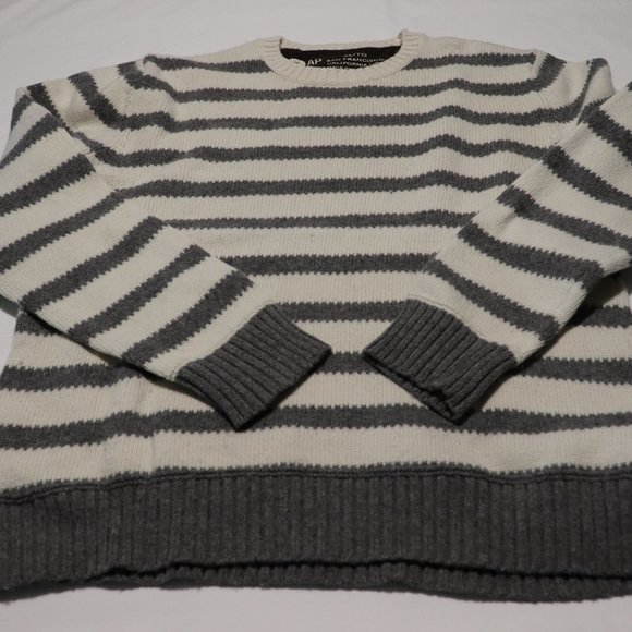 Gap Sweater - Picture 1 of 3